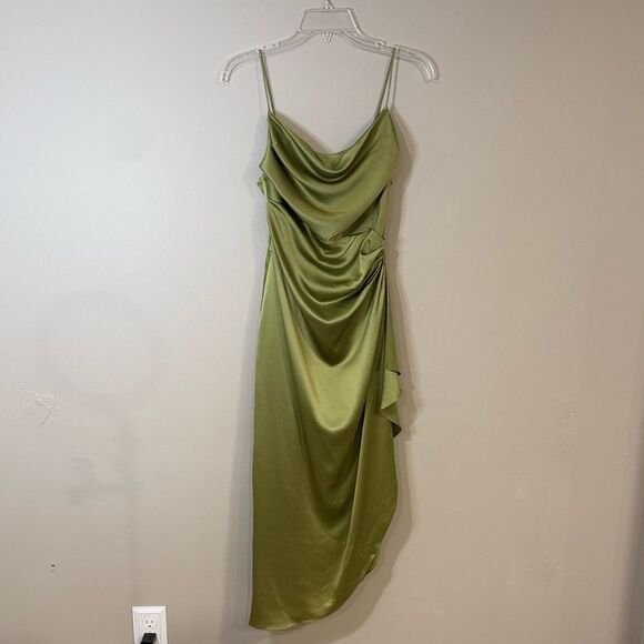 Kay Unger Dresses & Skirts - Kay Unger vintage Asymmetrical Olive green Dress with ruched waist and tiny slit